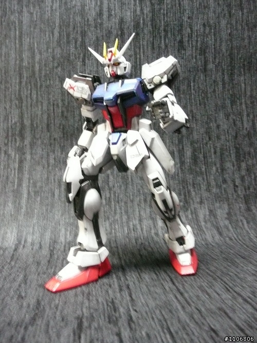 MG攻擊鋼彈...筆塗的拙作