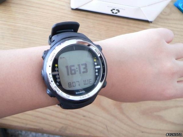 開箱對比SUUNTO D4 VS TUSA IQ-900潛水電腦錶