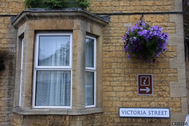 [分享]騎著單車陶醉在英國浪漫小鎮:Bourton-on-the-water