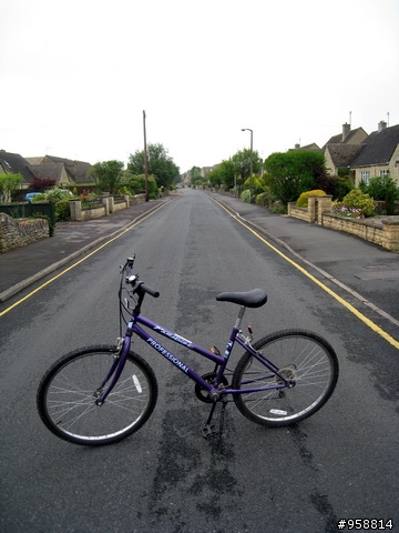 [分享]騎著單車陶醉在英國浪漫小鎮:Bourton-on-the-water