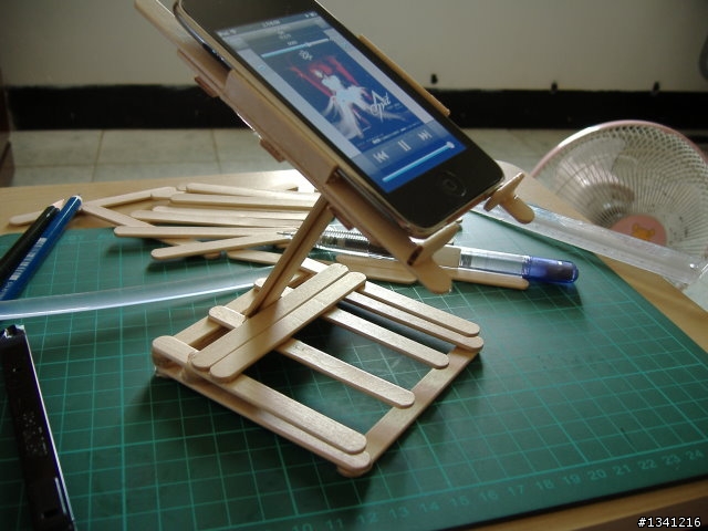 [自製]IPOD TOUCH置放腳座
