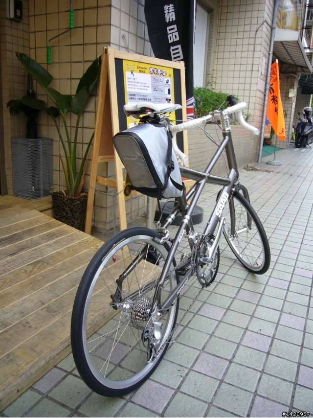 我的小勁車＋帥氣woho螢火蟲座墊包