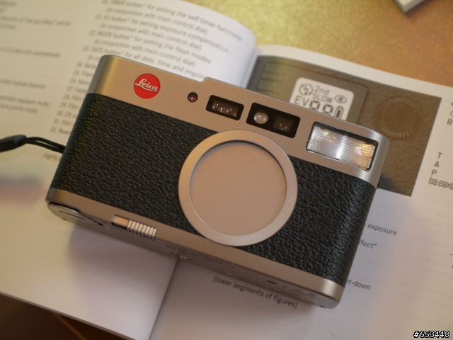 老婆相中的傻瓜相機-LEICA CM