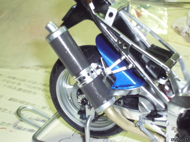 [分享]難得組一台的機車模型 YZF-R1