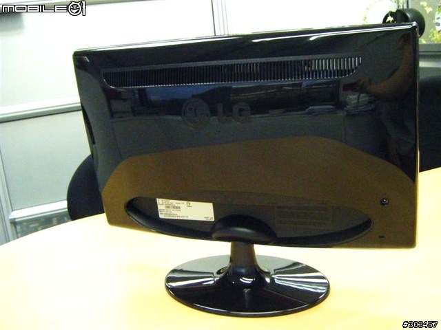 [正妹] LG 開箱文  W2261VP-PFV 美型系列液晶螢幕