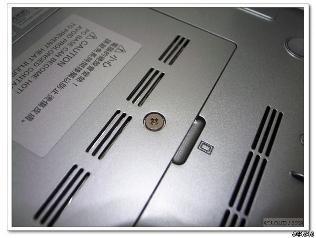 [簡易開箱]純粹、炫、閃，NB200 水晶白系列。