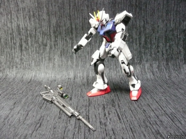 MG攻擊鋼彈...筆塗的拙作