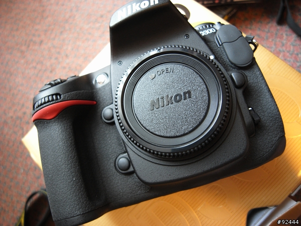 （圖小多）D300開箱+機身馬達測試(D300 vs. D80)+使用心得分享