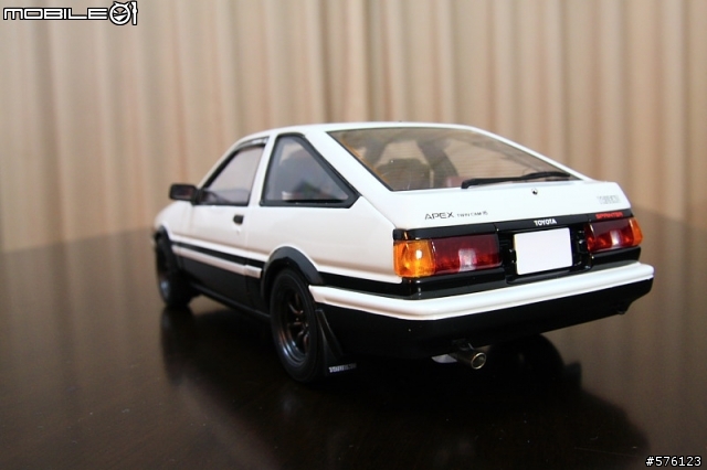 Autoart Toyota Sprinter Trueno (AE86) Initial D Comic Version