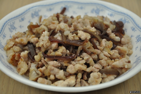 狗料理 -- [ 木耳絞肉拌飯 ]