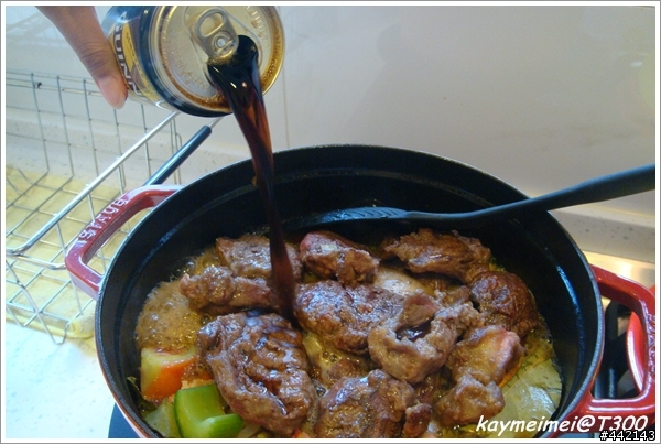 Staub男人鍋料理。啤酒燉牛肉