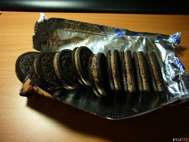 [噁心]OREO餅乾..剛吃飽勿入!!