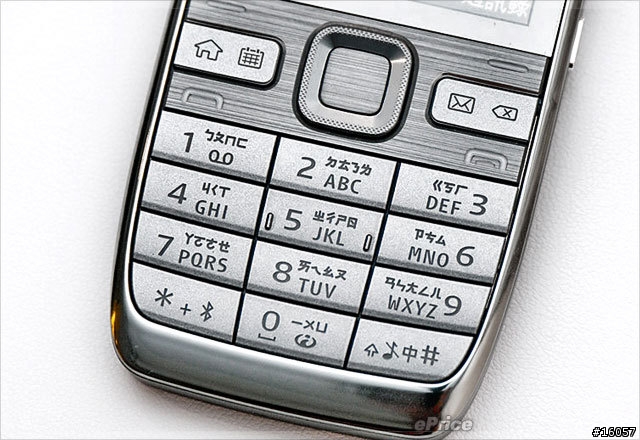 (確定會買來幫忙蓋大樓)超質感NOKIA E52→俐落銀(銀色)、洗鍊鈦(金色)終於發表上市啦~~