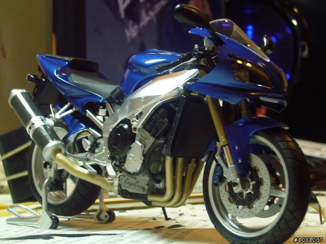 [分享]難得組一台的機車模型 YZF-R1