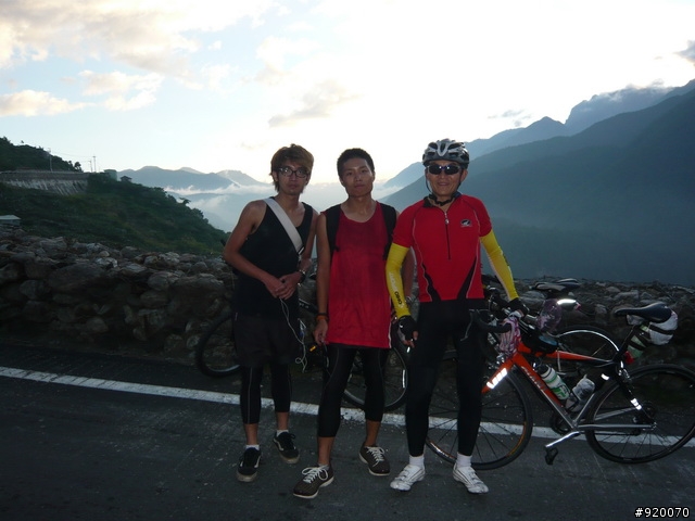 雙橫一豎兩日遊(加碼合歡山主峰)