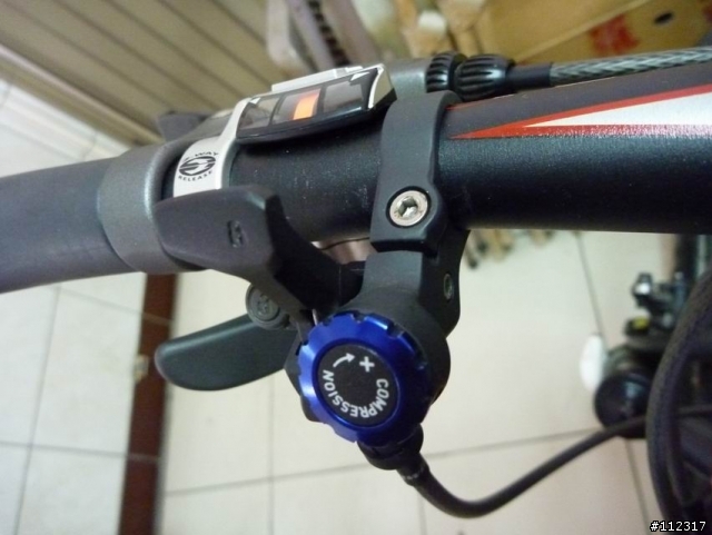 『請教』ROCKSHOX SID Poploc Adjust線控組的一些疑問。