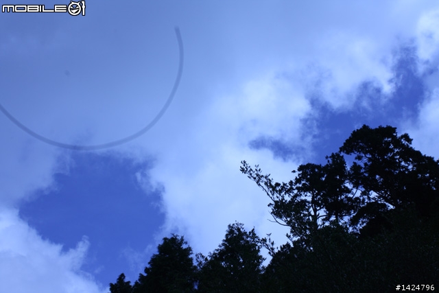 canon 1000d上太平山 拍出了怪異光環...
