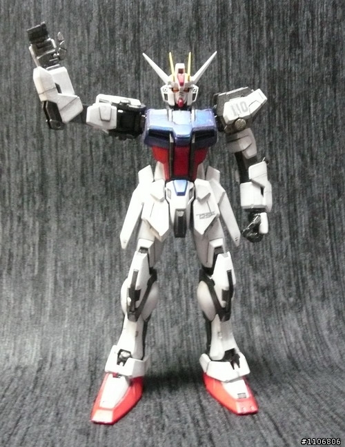 MG攻擊鋼彈...筆塗的拙作