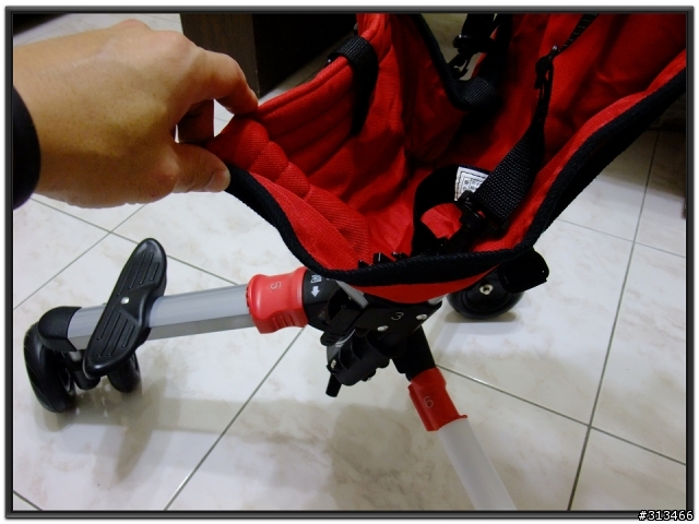[開箱]小紅跑車-SYNCON A-KIDS 新銳摺疊三輪車