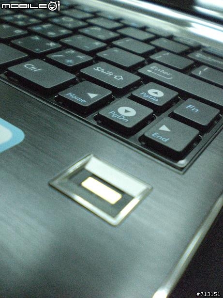 有光碟機的 Eee pc  開箱了!!