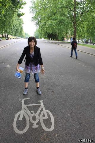 [分享]騎著單車陶醉在英國浪漫小鎮:Bourton-on-the-water