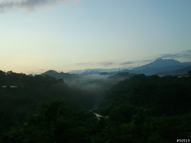 清晨的仙境--峨眉湖 __ C901