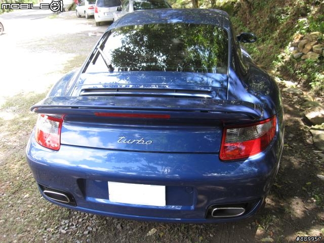 分享上週六在南投鄉間用餐時看到的997 turbo