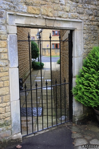 [分享]騎著單車陶醉在英國浪漫小鎮:Bourton-on-the-water