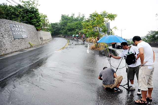 《一路南北騎 - 第十一集》 23085 台南山路的雨天挑戰