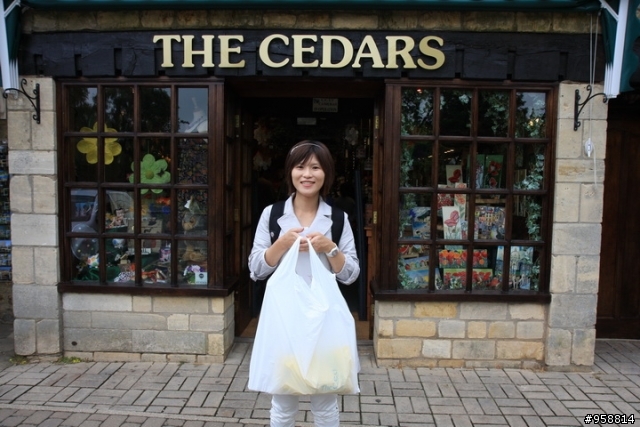 [分享]騎著單車陶醉在英國浪漫小鎮:Bourton-on-the-water