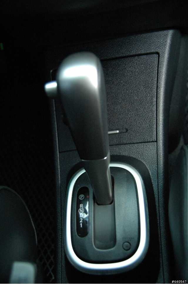 Tiida 1.8 5D 開箱照
