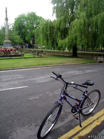 [分享]騎著單車陶醉在英國浪漫小鎮:Bourton-on-the-water