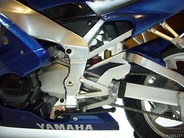 [分享]難得組一台的機車模型 YZF-R1