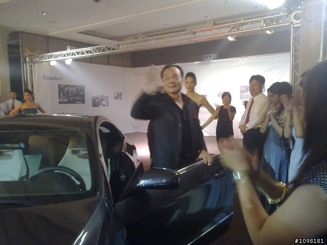 一起來 THE NEW E-class 鑑賞會 玩耍（不專業分享）
