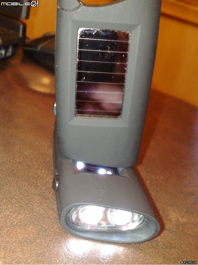 [逸品手電筒]國產太陽能 之有光它就亮之全名達聞西之太陽能手電筒 新增7/22日蝕資料