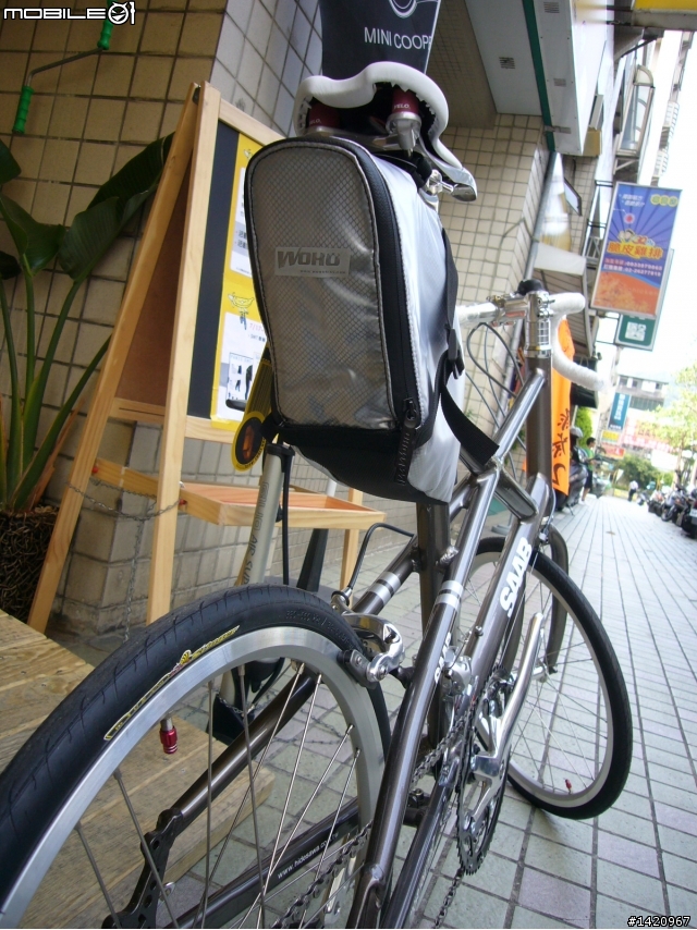 我的小勁車＋帥氣woho螢火蟲座墊包