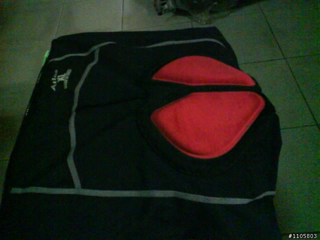 請問板上有人穿at*las車褲濕疹的嗎?