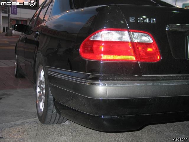 W210 Carlsson look 下包包覆卡夢貼紙 (看慣新車者請勿進入)