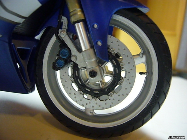 [分享]難得組一台的機車模型 YZF-R1