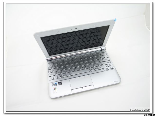 [簡易開箱]純粹、炫、閃，NB200 水晶白系列。