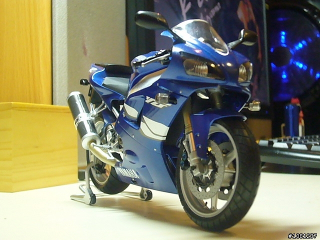 [分享]難得組一台的機車模型 YZF-R1