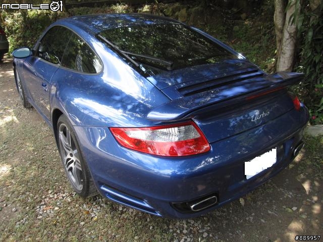 分享上週六在南投鄉間用餐時看到的997 turbo