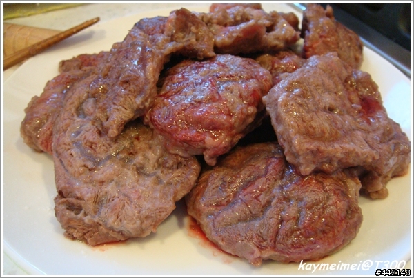 Staub男人鍋料理。啤酒燉牛肉