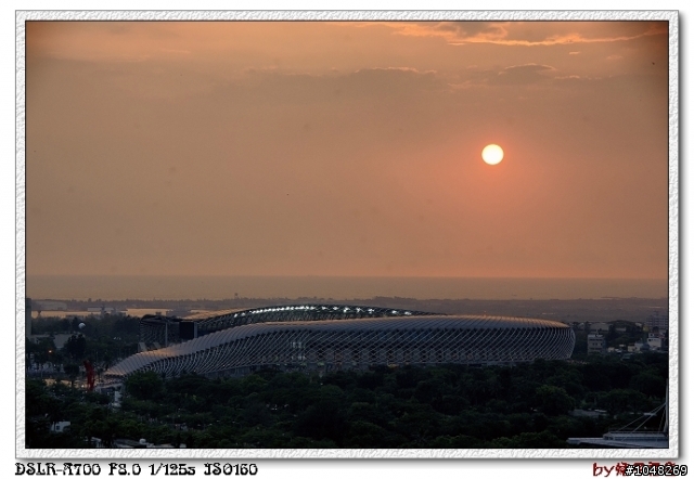 天氣晴朗的時候,高雄的夕陽很美!!
