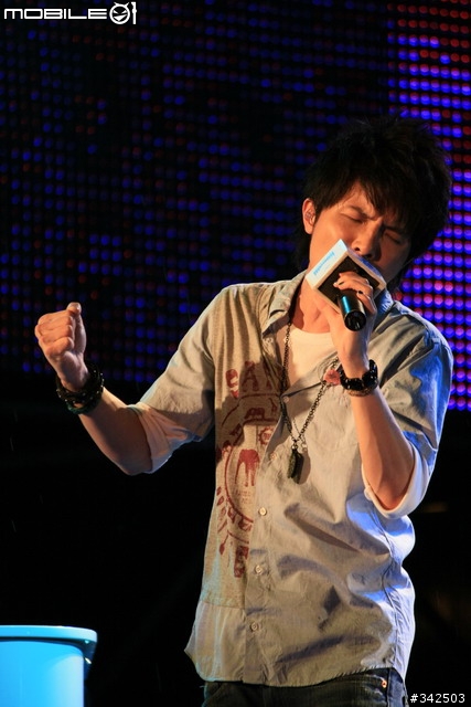 [分享] 07/04 最愛純棉演唱會 - 小宇 & 郭靜 with 40D