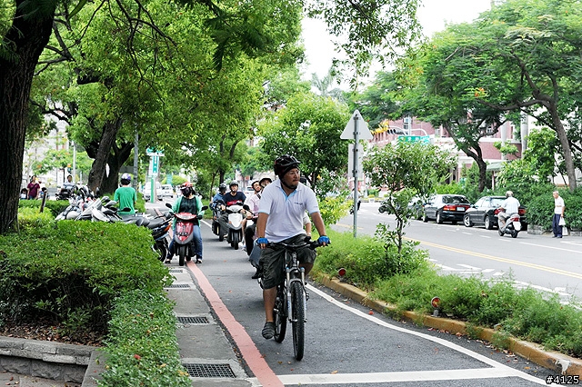 《一路南北騎 - 第十一集》騎進兩輪美食世界‧愛上沒有剎車的感覺