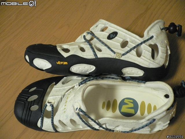 第一次買MERRELL的涼鞋
