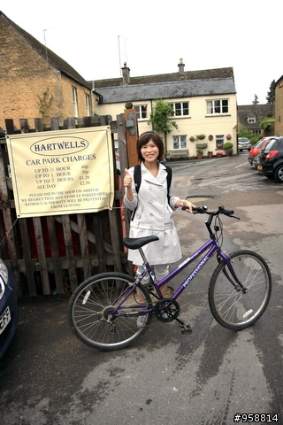 [分享]騎著單車陶醉在英國浪漫小鎮:Bourton-on-the-water