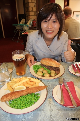 [分享]騎著單車陶醉在英國浪漫小鎮:Bourton-on-the-water