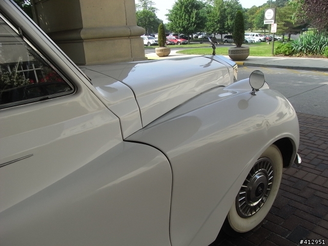 Hyatt 的 左駕古董 Rolls-Royce